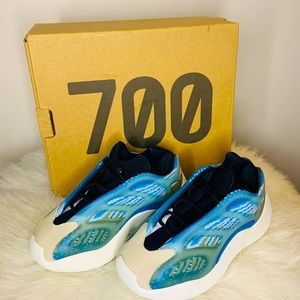 BRAND NEW TODDLER YEEZY